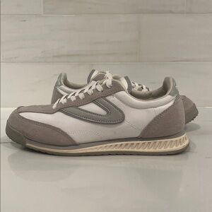 TRETORN Casual Sneakers White Gray Low Top 8 Walking Comfy